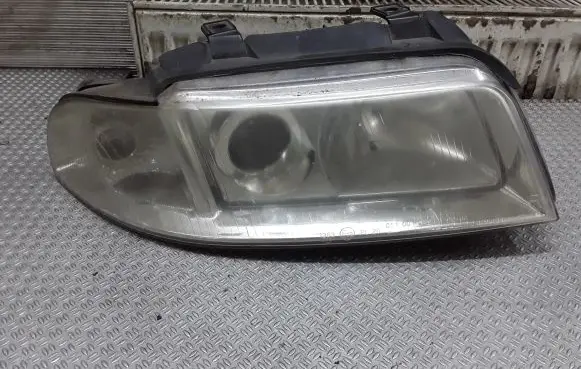 Audi A4 S4 B5 8D Headlight/headlamp