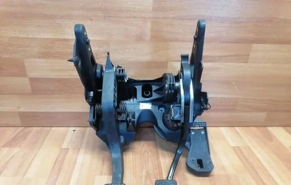 Opel Astra K Pedal assembly 39222118 39215865 39009729