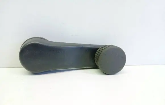 Volkswagen Golf III Front door window winding handle 1H0837581