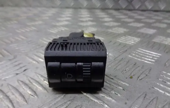Volkswagen Polo IV 9N3 Headlight level adjustment motor 6Q094133B