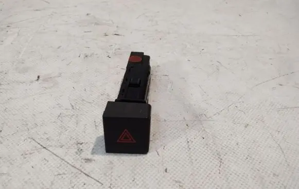Chevrolet Captiva Hazard light switch 202005304