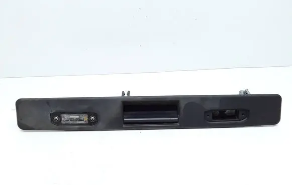 Volvo XC90 Trunk door license plate light bar 30699743 31253018
