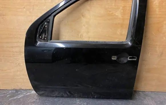 Nissan Pathfinder R51 Front door