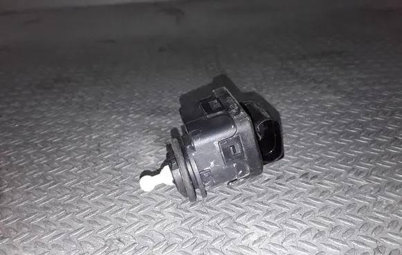 Audi A6 S6 C5 4B Headlight level adjustment motor 4B0941471