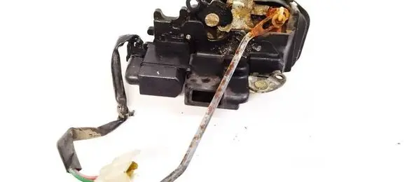 Mazda 626 Front door lock 1528007031