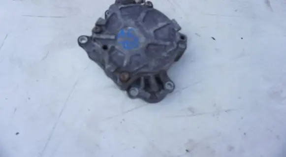 Volkswagen Polo V 6R Vacuum pump 03L145100G