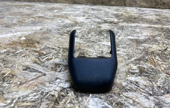 Infiniti QX80 Rear seat rail trim cover 