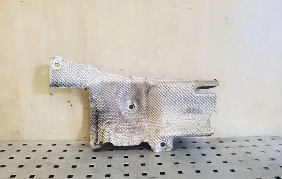 Volkswagen PASSAT B8 Heat shield in engine bay 04L103954AL