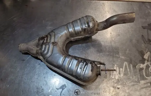 BMW 5 E39 Middle muffler/silencer 1437650