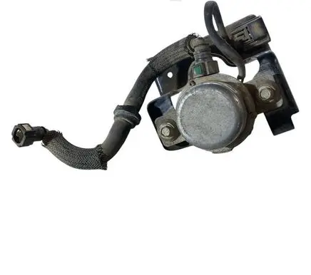 Dodge Challenger Vacuum pump P04581485AD 04581485AD 93450300