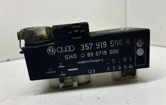 Volkswagen PASSAT B4 Coolant fan relay 357919506A
