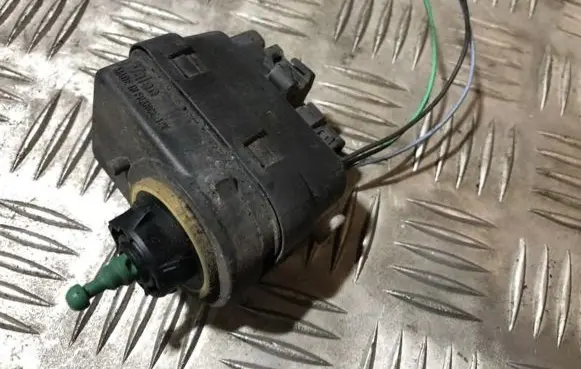 Renault Laguna II Headlight level adjustment motor 7700840141