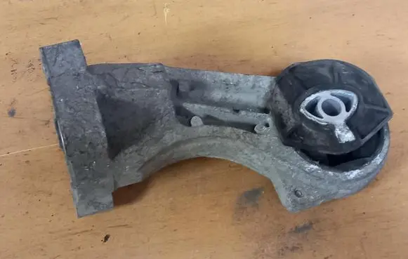 Renault Master III Engine mount vacuum valve 112214498R