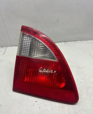 Tailgate rear/tail lights