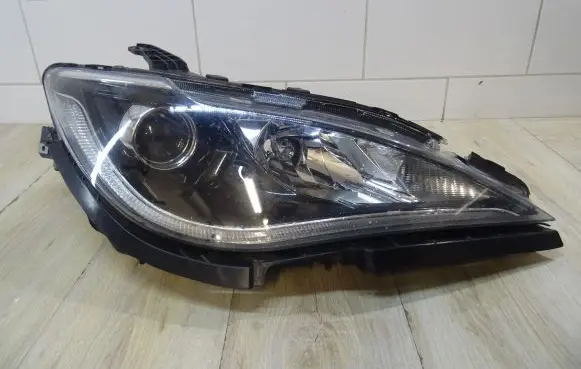 Chrysler 300C Headlight/headlamp 68228948AD