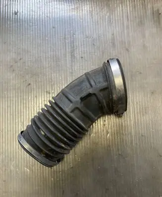 Chrysler 300 - 300C Air intake hose/pipe 0210490A
