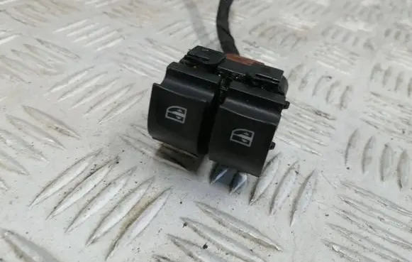 Dacia Sandero Electric window control switch 254111342R 10023900