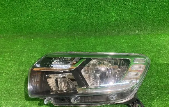 Dacia Sandero Headlight/headlamp 260608143R 90114430