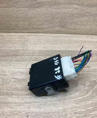 Toyota Auris 150 Window wiper relay 8594002040 4230001070 WITHPLUG