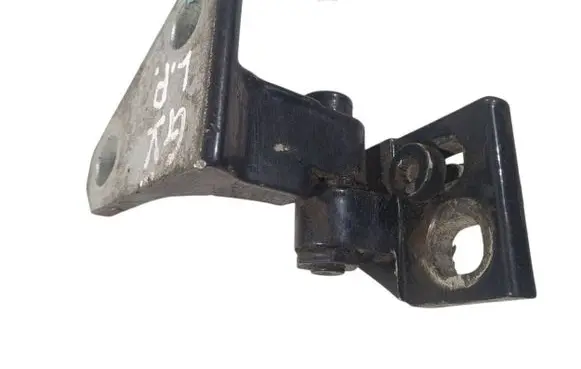 Volkswagen Golf V Front door upper hinge 1K0831401