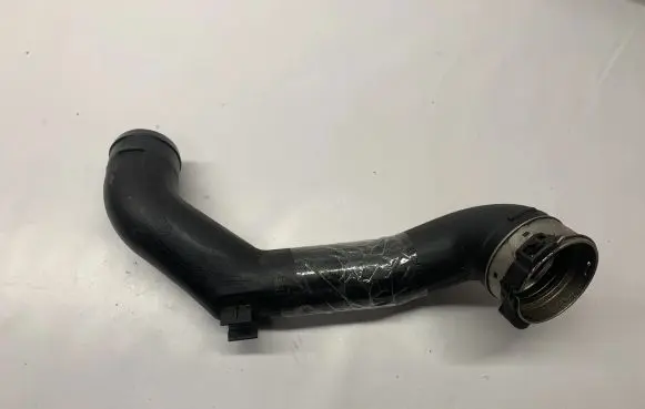 BMW 5 F10 F11 Intercooler hose/pipe 13717582314 7582314