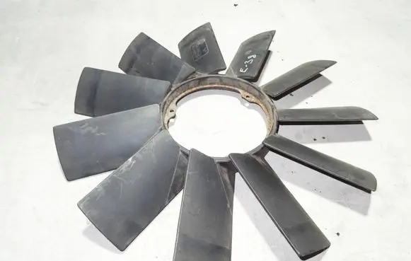 BMW 7 E38 Fan impeller 1712110 11521712110