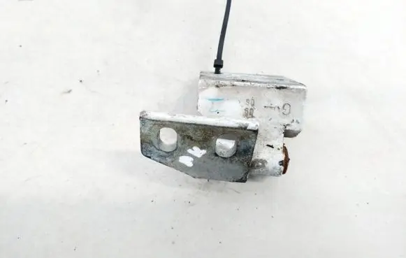Peugeot Partner Front door upper hinge