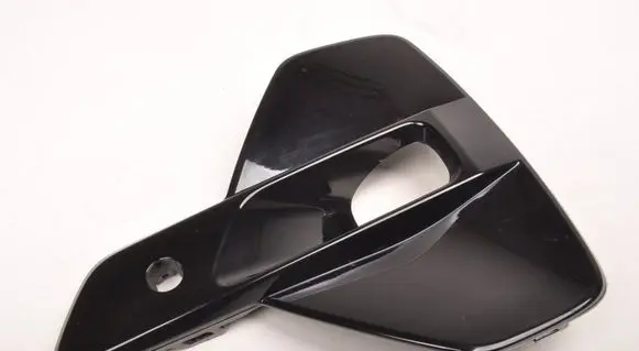 Volvo XC40 Front fog light trim/grill 32347387