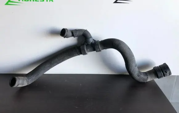 Volvo XC70 Engine coolant pipe/hose S4000250