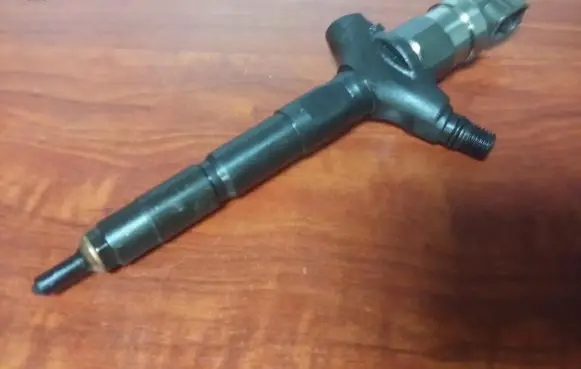 Saab 9-5 Fuel injector 8972391617 8-97239161-7