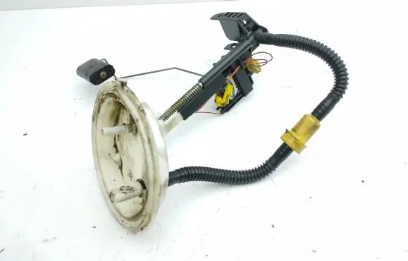 BMW 5 E60 E61 Fuel level sensor 6765849