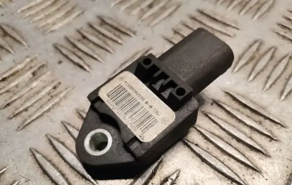 Mercedes-Benz A W169 Airbag deployment crash/impact sensor 1698202226