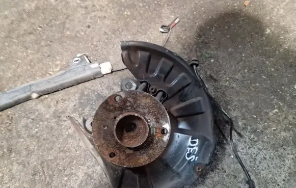Smart ForTwo II Front wheel hub
