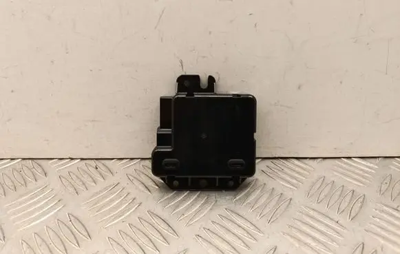 Tesla Model Y USB control unit 165678730A
