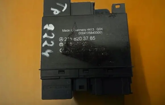 Mercedes-Benz CLS C219 Other control units/modules 2118203785