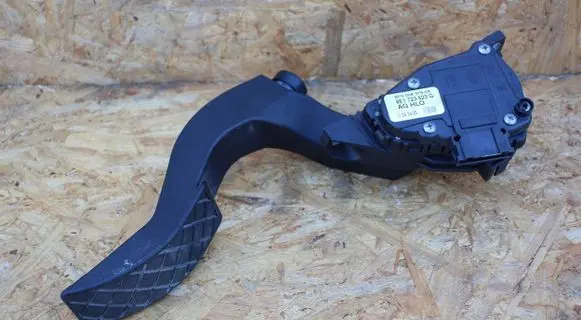 Audi A4 S4 B7 8E 8H Accelerator throttle pedal 8E1723523G