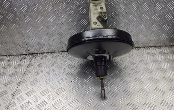 Renault Megane II Brake booster