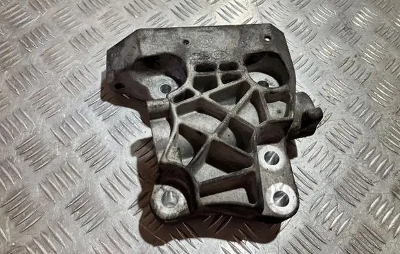 Land Rover Discovery Sport Engine mount vacuum valve GJ82-6030-AA