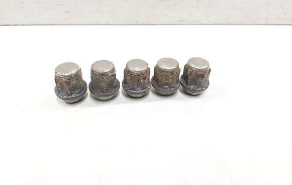 Volvo C30 Nuts/bolts 