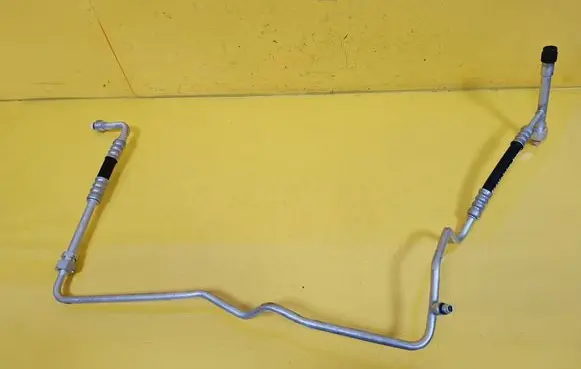 Ford Focus Air conditioning (A/C) pipe/hose 
