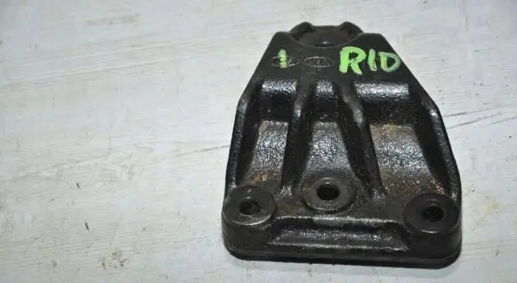KIA Rio Engine mounting bracket 9864
