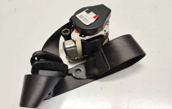 Mercedes-Benz GLS X166 Front seatbelt A1668602585