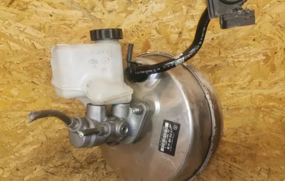 Mercedes-Benz E W212 Brake booster A2124301430 A2124300202