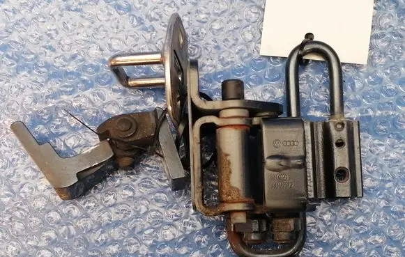 Audi A6 S6 C6 4F Rear door hinge set 8E0833412E