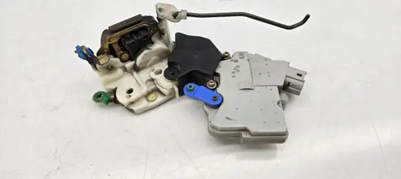 Nissan Patrol Y61 Front door lock 805537F000