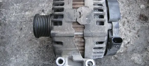 Mercedes-Benz E W212 Generator/alternator A0131547002