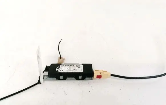 Volkswagen Touran I Antenna control unit 1T0035577