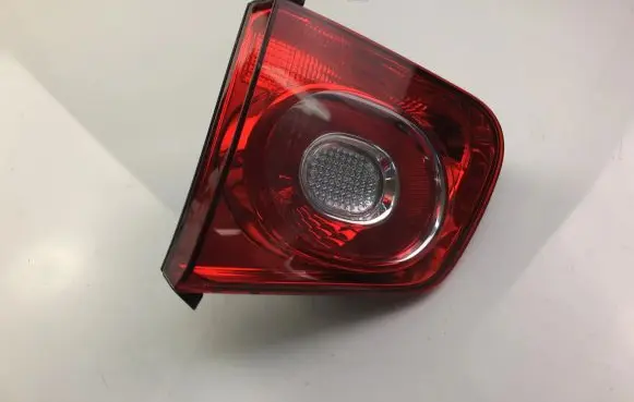 Volkswagen Tiguan Tailgate rear/tail lights 5N0945094B