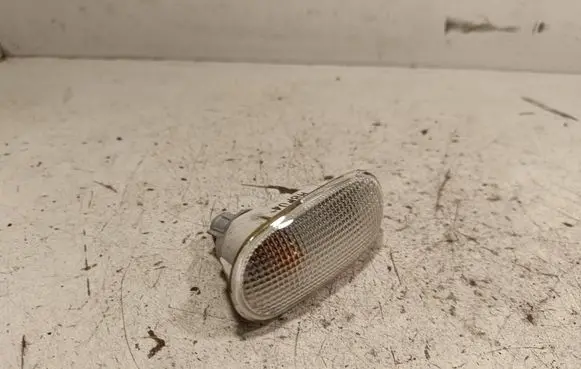 Mitsubishi L200 Front fender indicator light 