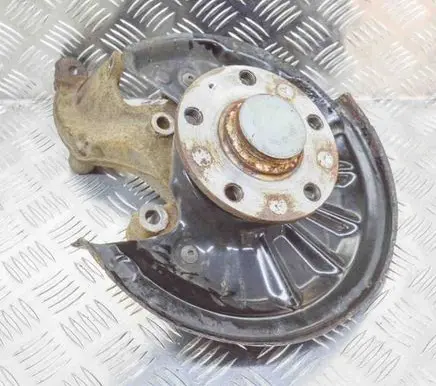 Rear wheel hub